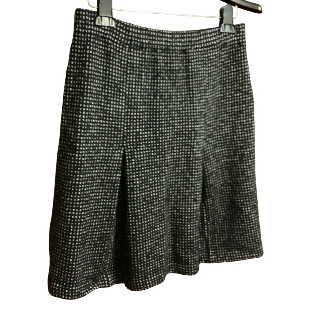 St. John Collection Black/White Skirt w/Front Pleats Size 8
